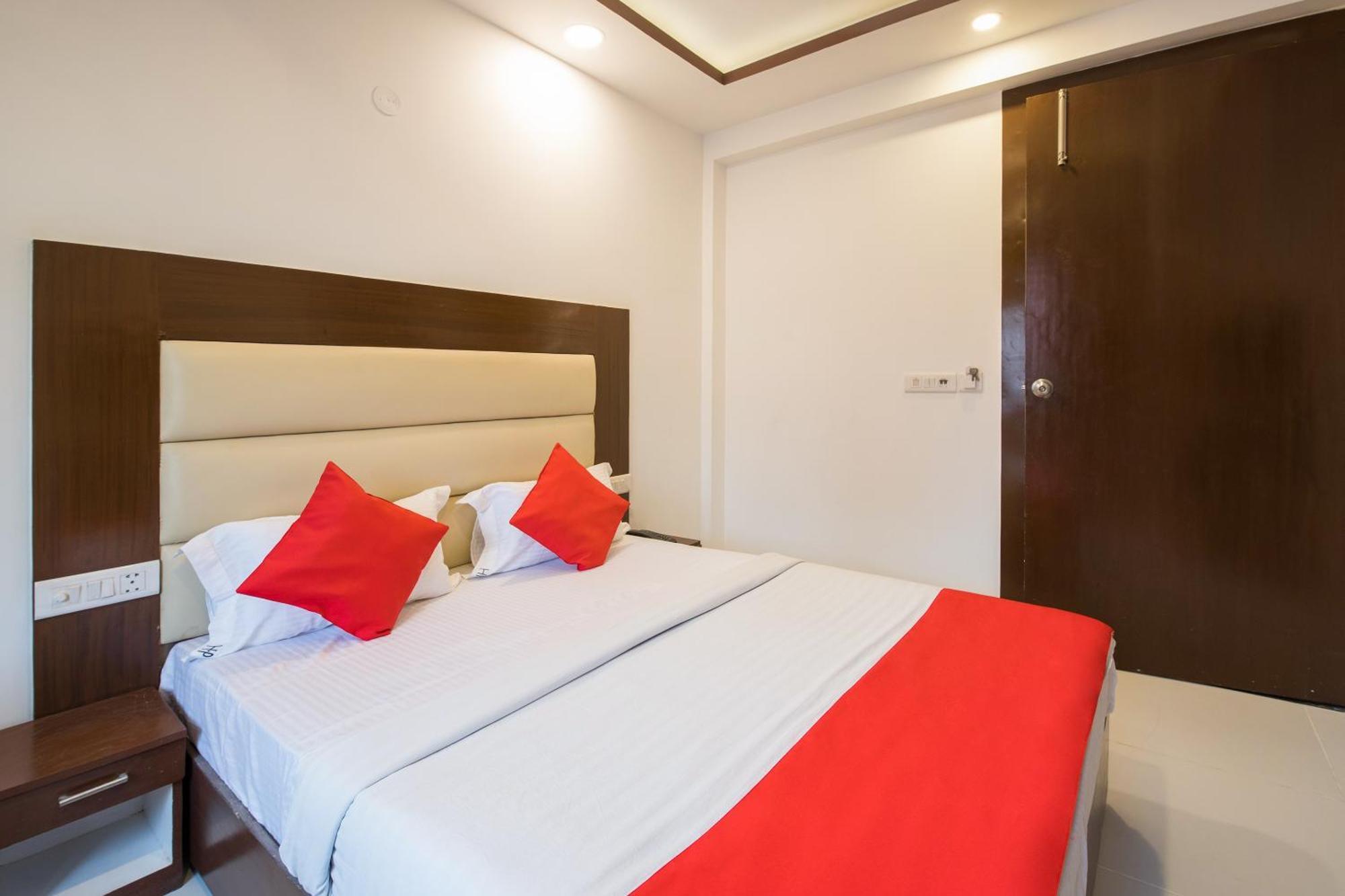 Hotel O Melfort New Delhi Exterior photo