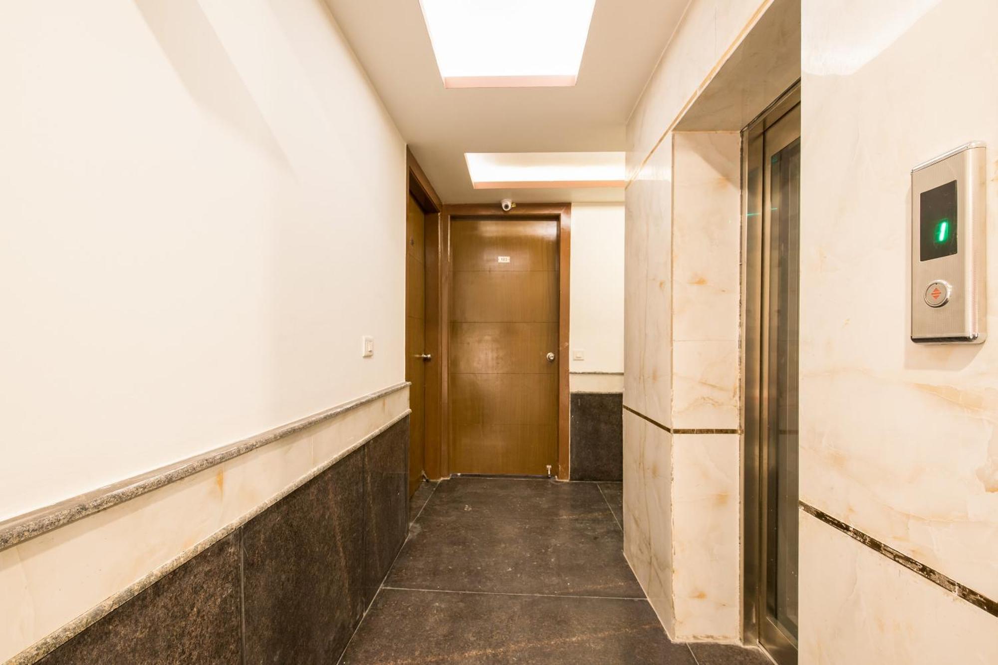 Hotel O Melfort New Delhi Exterior photo